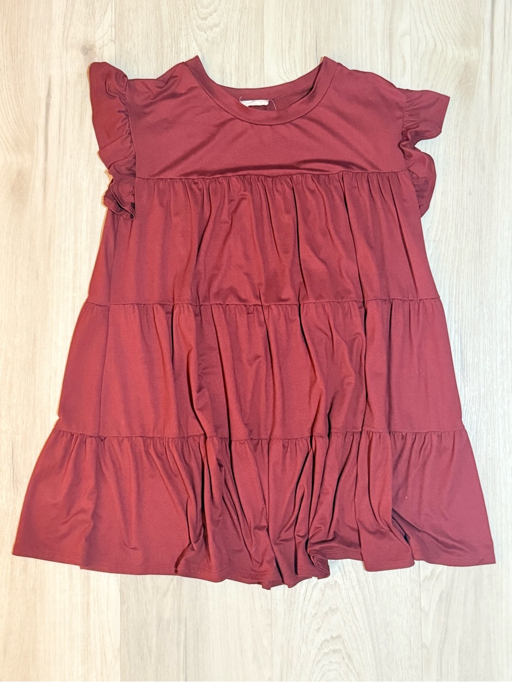 entro womens Tiered Ruffle Sleeve Dress - Burgundy